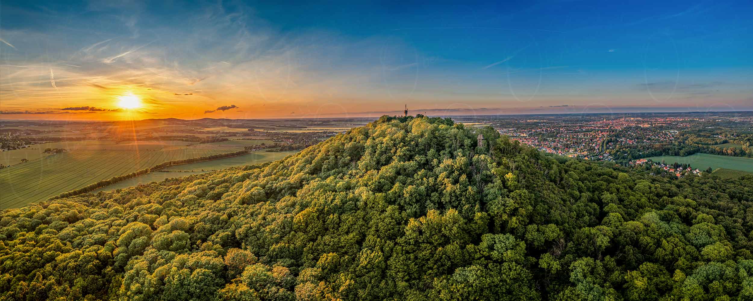 Die majestätische Landeskrone in der Abendsonne