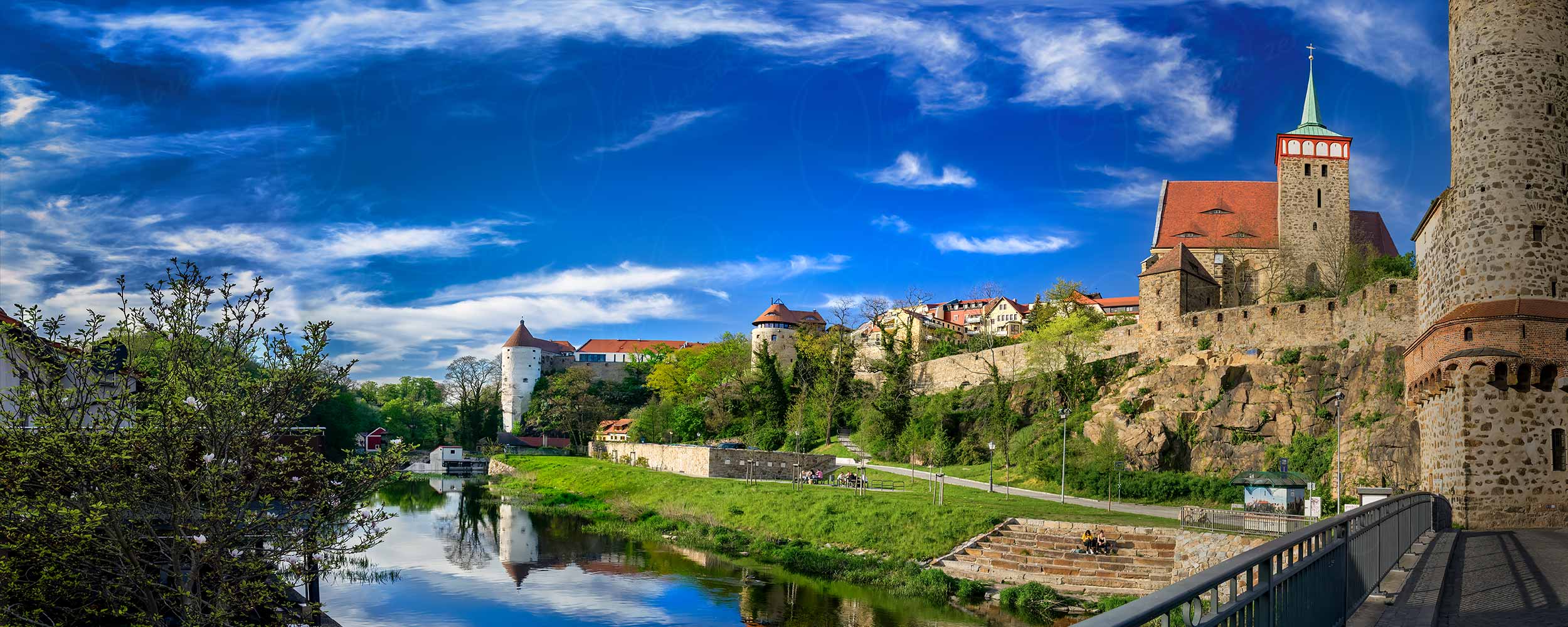 Die Spree an der alten Wasserkunst mit der Michaeliskirche