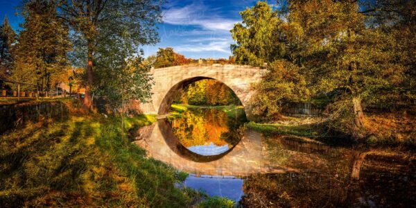 Die Himmellsbrücke schlägt Ihren Kreisbogen über die Mandau